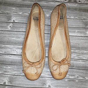 Stuart Wetizman Rattan Bow Flats